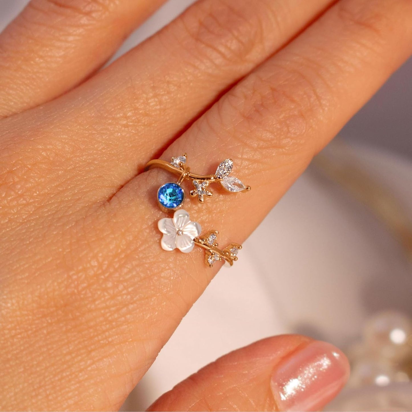 Anillo Ajustable con Piedra de Nacimiento y Flor de Circonita Cúbica Regalo para el Día de la Madre
