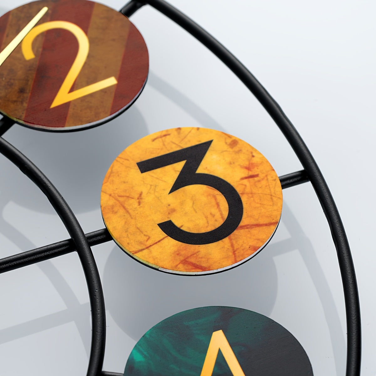 Orologio da Parete in Metallo Colorato | Design Retrò in Ferro