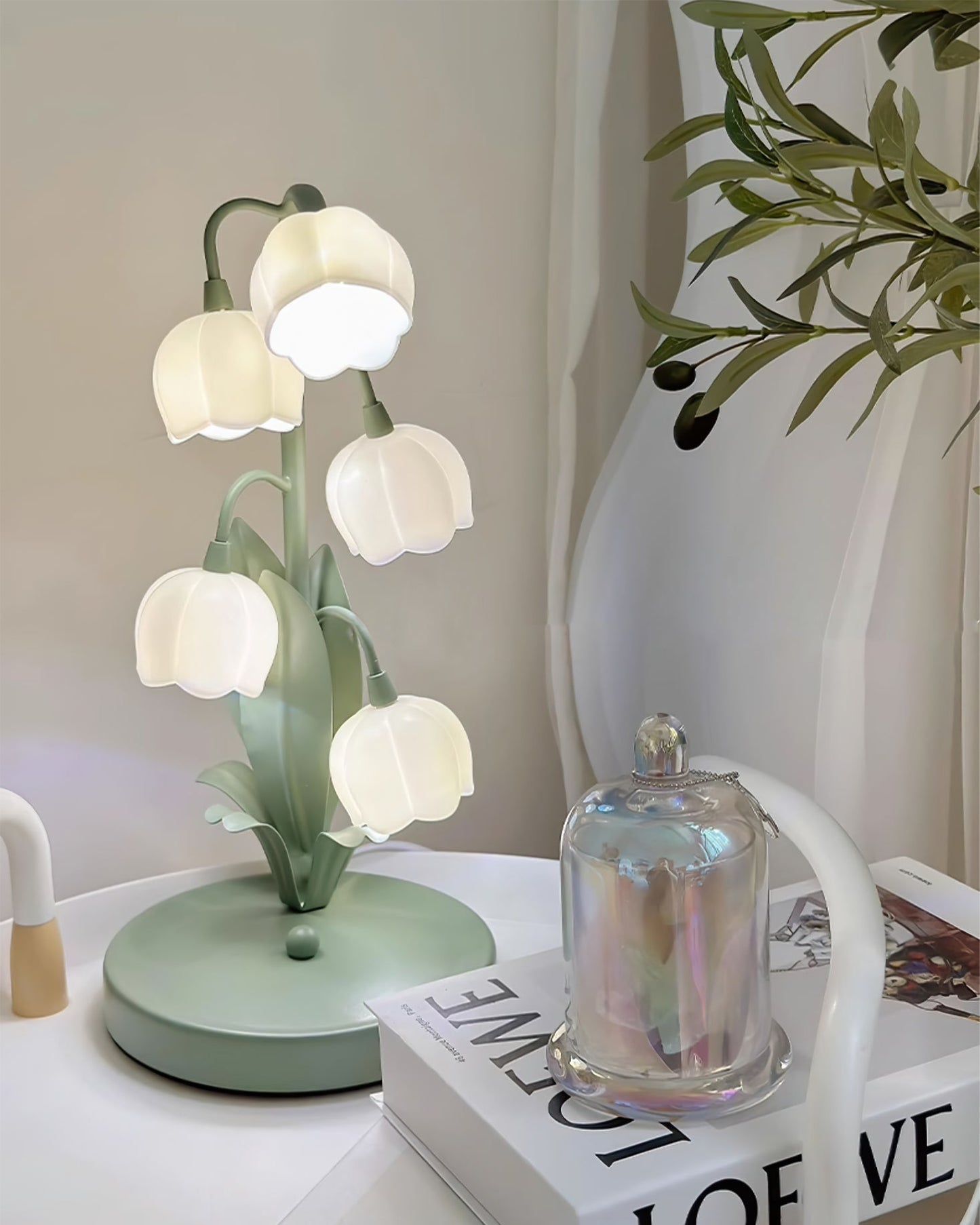 Candeeiro de Mesa Bell Orchid | Luz Interior Floral Elegante