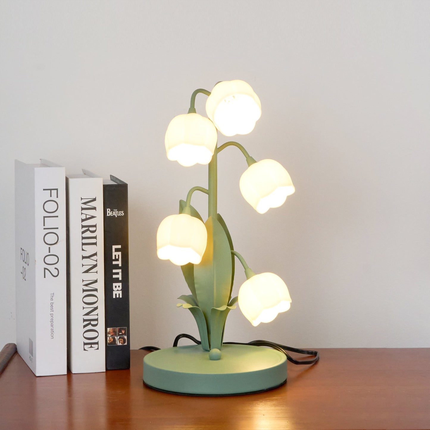 Candeeiro de Mesa Bell Orchid | Luz Interior Floral Elegante