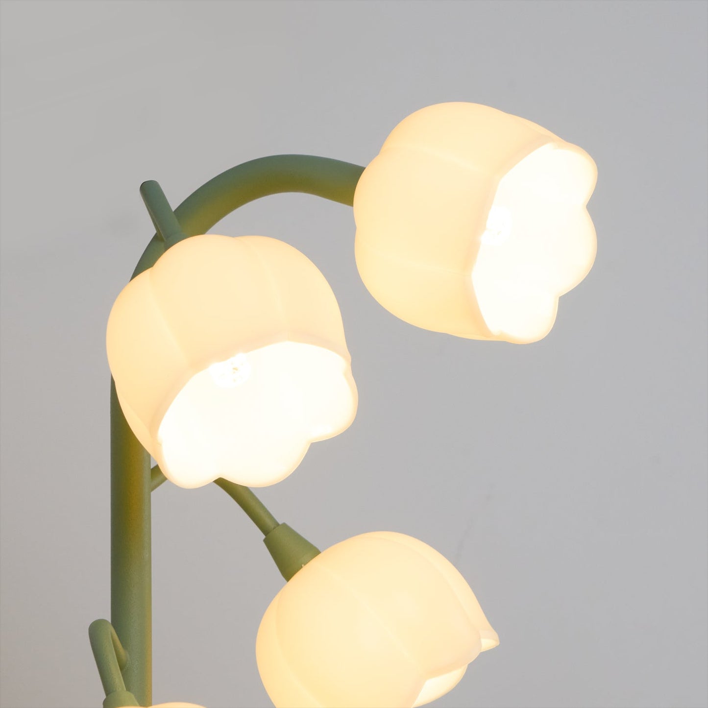 Candeeiro de Mesa Bell Orchid | Luz Interior Floral Elegante