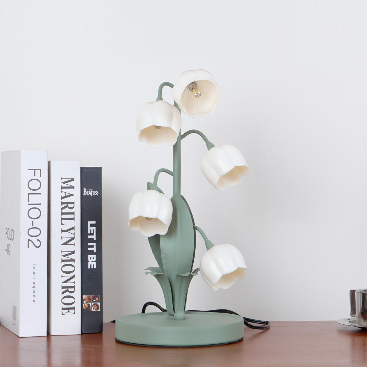 Candeeiro de Mesa Bell Orchid | Luz Interior Floral Elegante