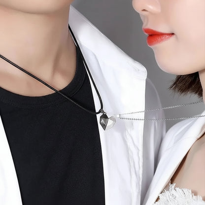 Collana Coppia Cuore Magnetico Set di Ciondoli con Elettrocardiogramma