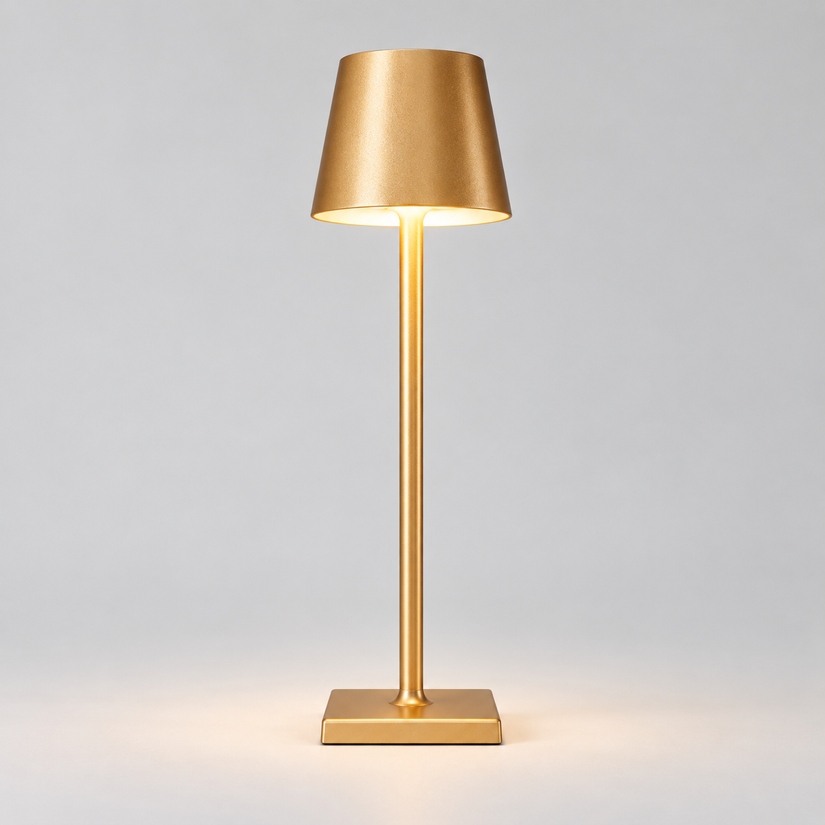 Lámpara de mesa LED inalámbrica regulable con base metálica táctil moderna
