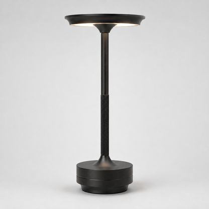 Dæmpbar lampe – trådløs metallisk bordlampe i moderne design