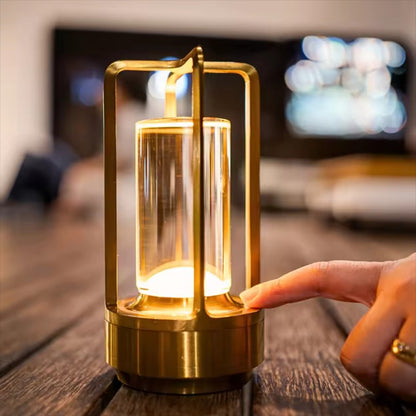 Lampada da tavolo moderna cilindro in metallo luce LED decorazione d'accento