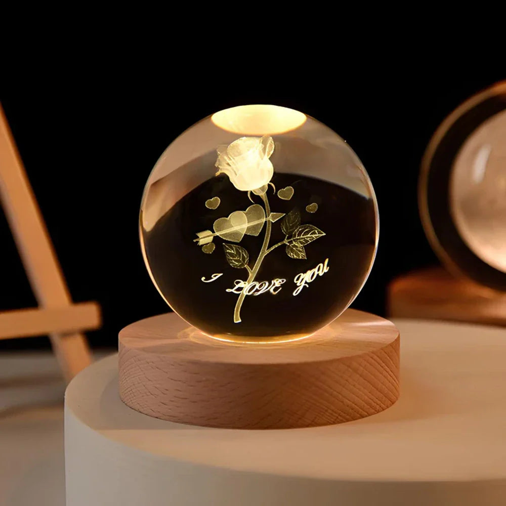 Natlampe Krystalkugle 3D Planet Indgraveret LED Bordlampe