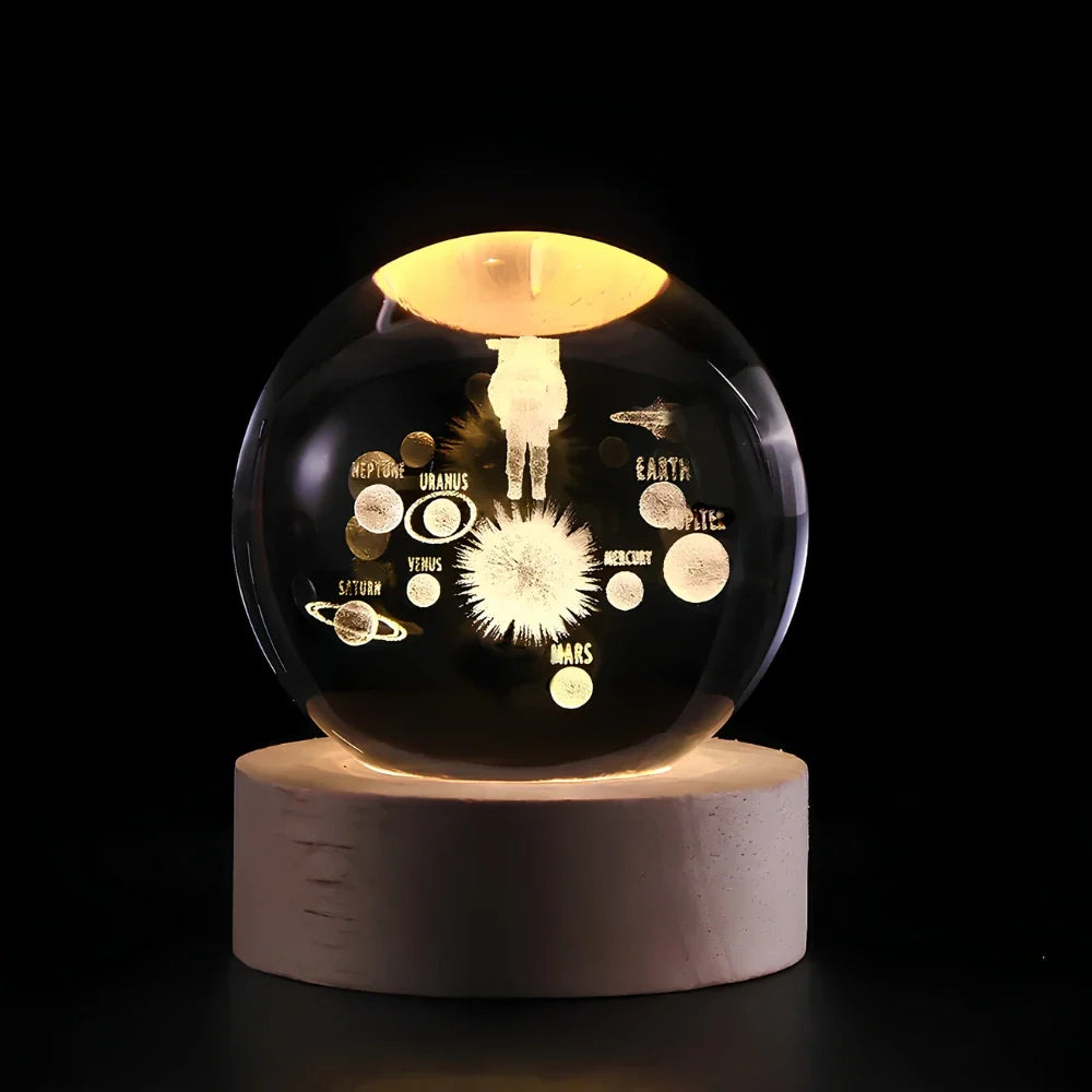 Natlampe Krystalkugle 3D Planet Indgraveret LED Bordlampe