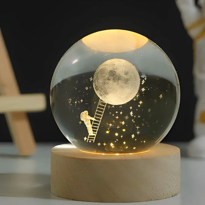 Natlampe Krystalkugle 3D Planet Indgraveret LED Bordlampe