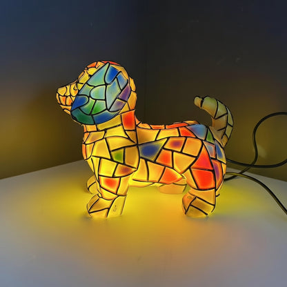 Lampada da tavolo con statuetta di cane in resina, luce decorativa d'accento