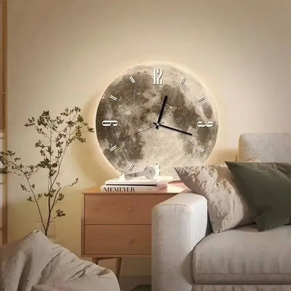 Lunar LED Wanduhr | Beleuchtetes Mond-Design