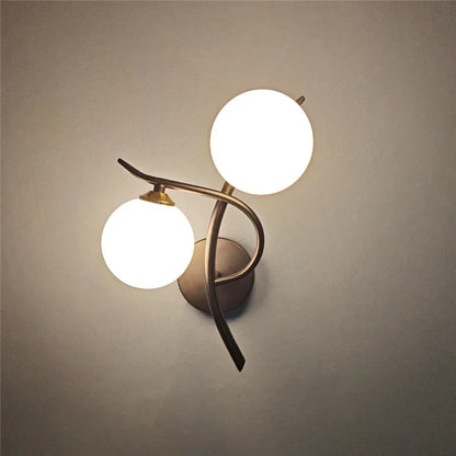 Lunara Lampada da Parete | Design Nordico a Doppio Globo LED