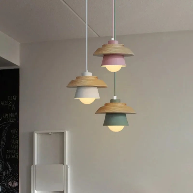 Candeeiro Suspenso em Madeira Nórdica | Design Colorido Macaron