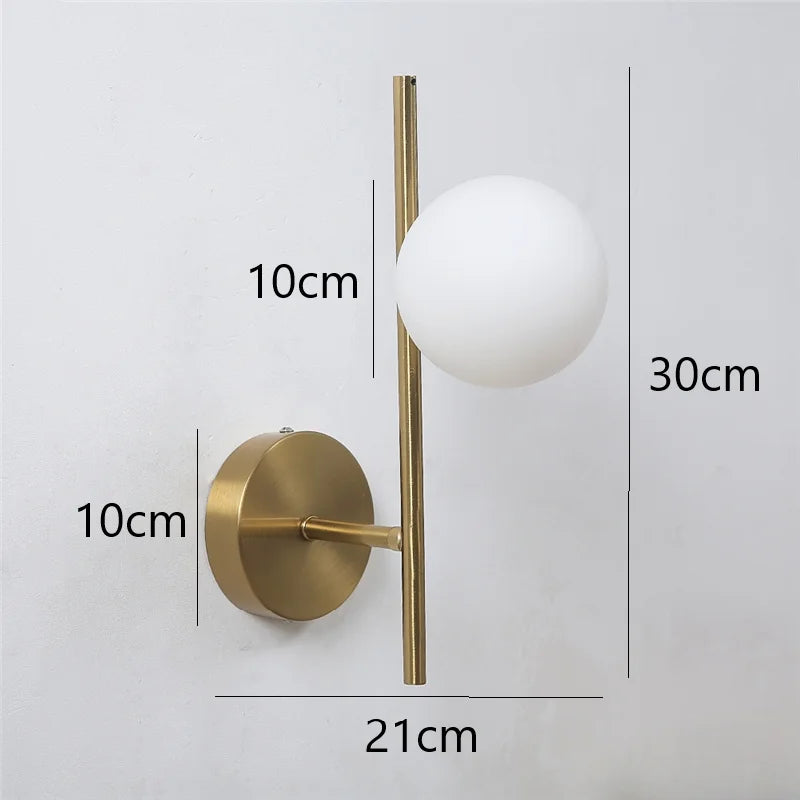 Astra Candeeiro de Parede | Design Moderno Dourado com Duplo Globo