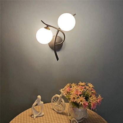 Lunara Lampada da Parete | Design Nordico a Doppio Globo LED