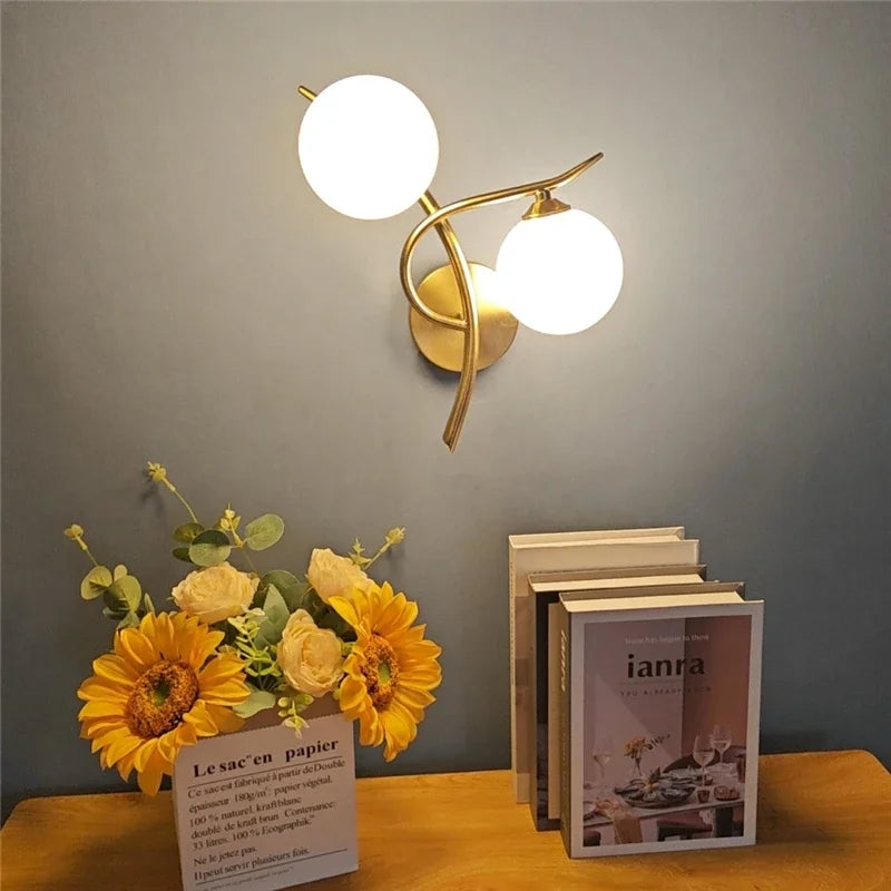 Lunara Lampada da Parete | Design Nordico a Doppio Globo LED
