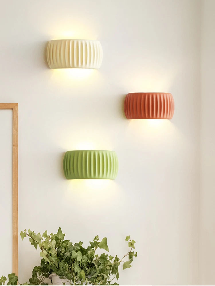 Lampada da parete in resina francese | Applique moderna testurizzata