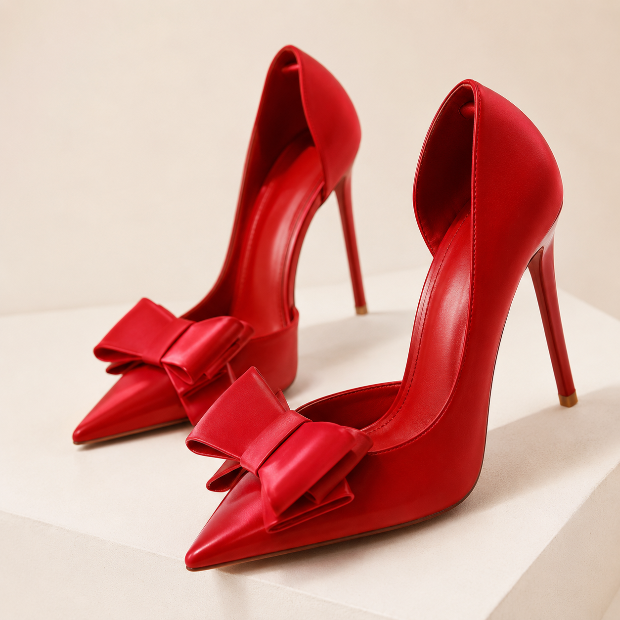 Décolleté da donna con tacco alto e punta affusolata | Scarpe décolleté