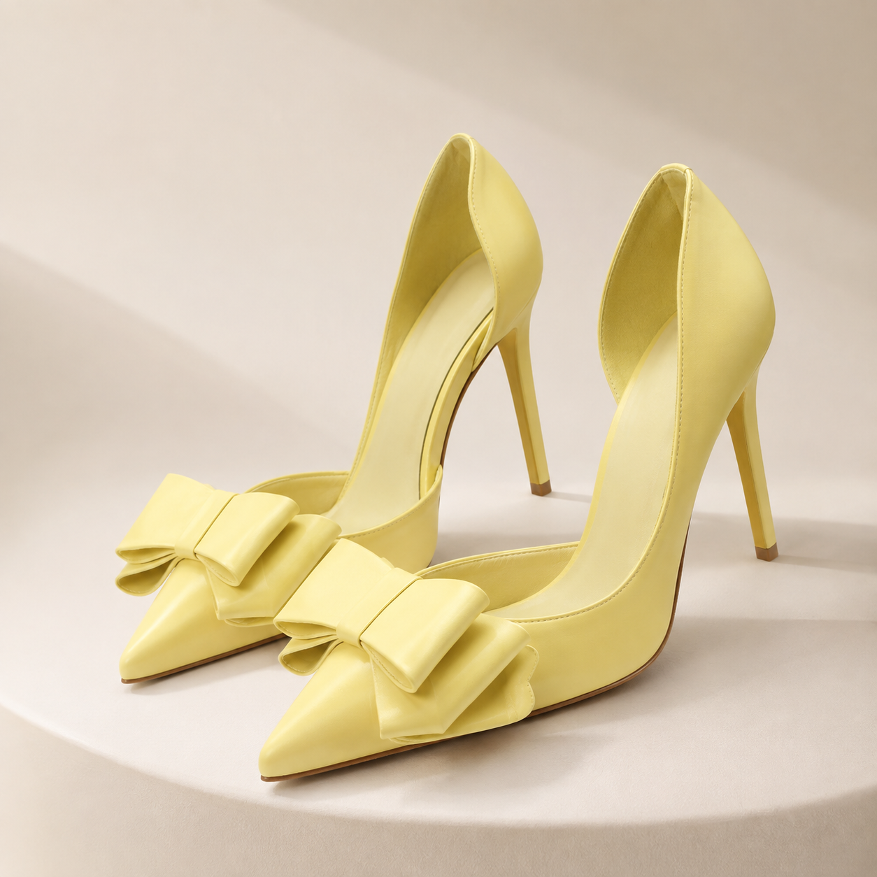 Décolleté da donna con tacco alto e punta affusolata | Scarpe décolleté