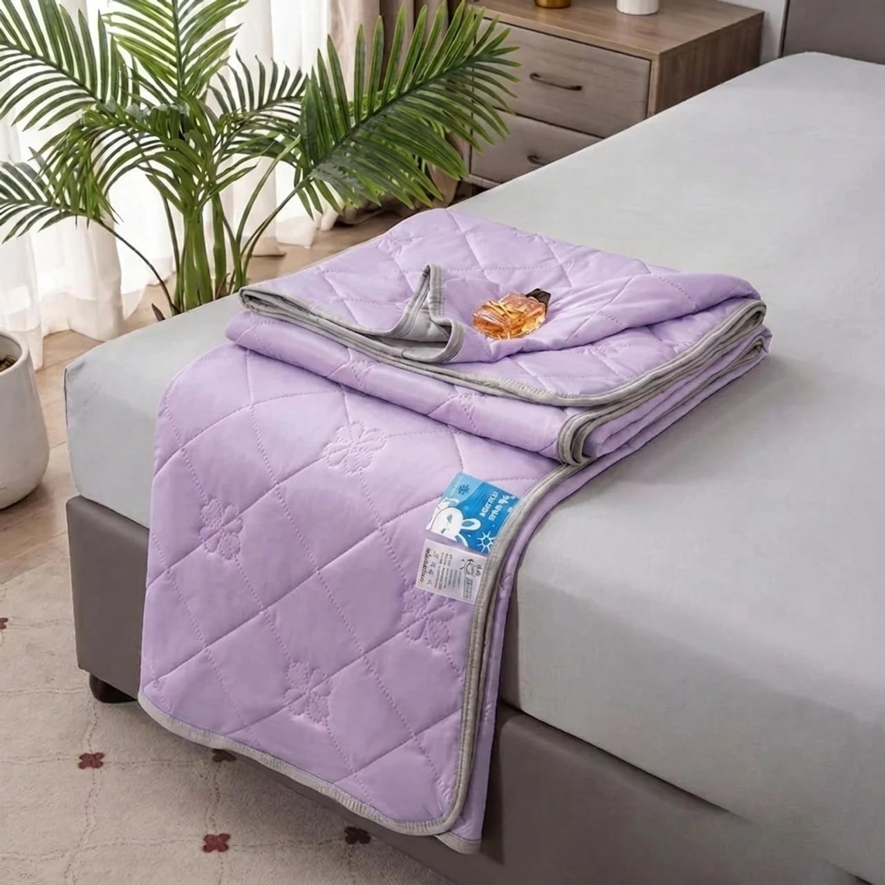 Cooling Blanket Summer Blanket Lightweight Breathable Design - Image 9