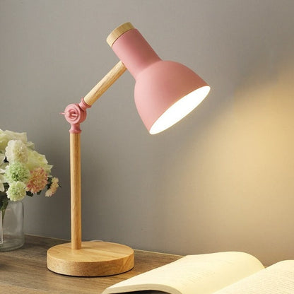 Candeeiro de Secretária LED em Madeira Nórdica | Iluminação Minimalista Escandinava