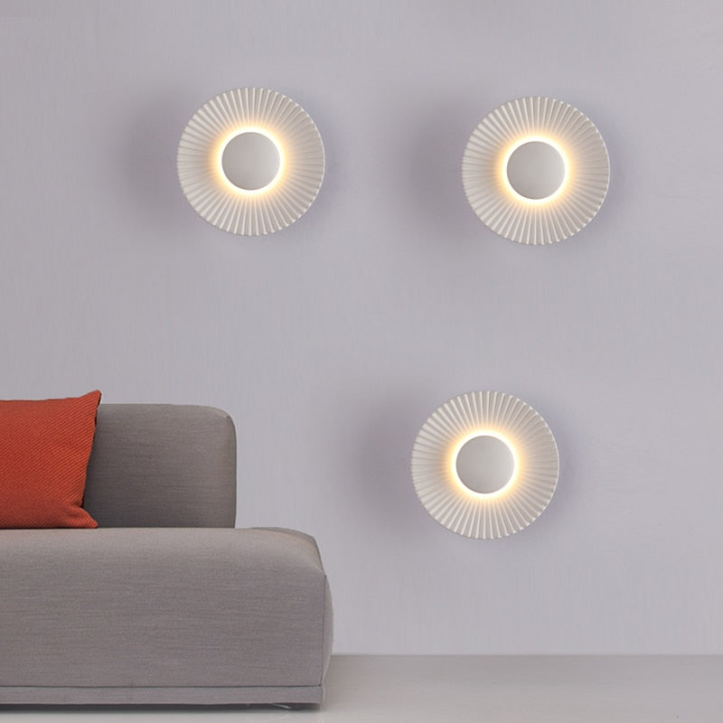Hasna SunRay Wandleuchte | Modernes metallisches Sonnen-Design