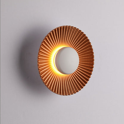 Hasna SunRay Wandleuchte | Modernes metallisches Sonnen-Design